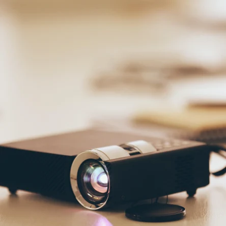 Кинотеатральные проекторы